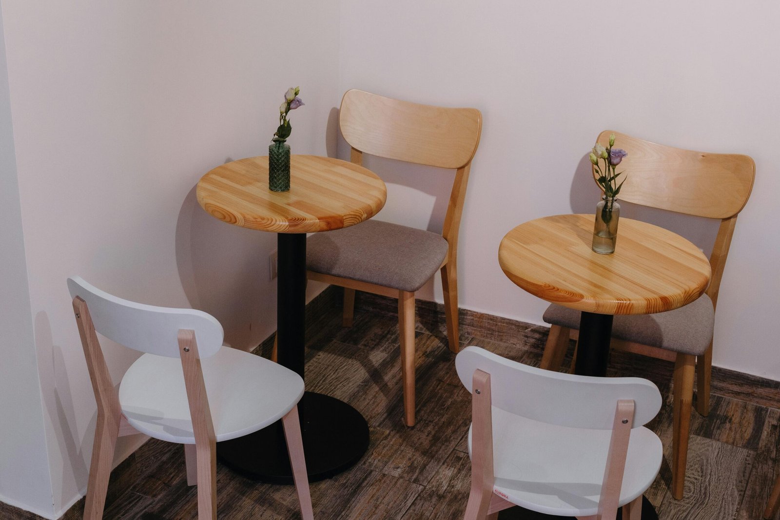 Best Wooden Dining Tables for Pakistani Homes (2025)